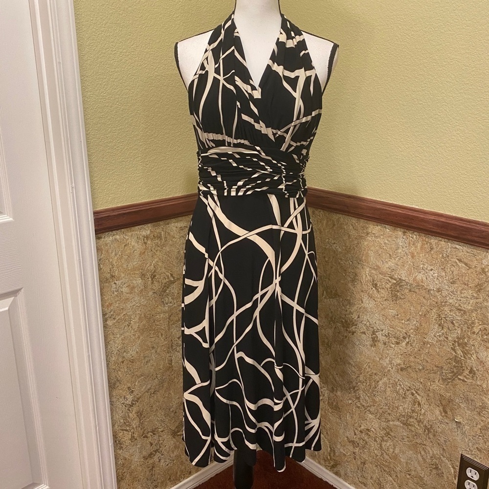 Jones Wear Dress Halter Midi Ruched Fit & Flare Slimming Black Cream Size 8 - Picture 2 of 9